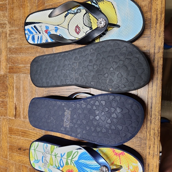 2 pairs Brighton Flip-flops - Picture 6 of 6